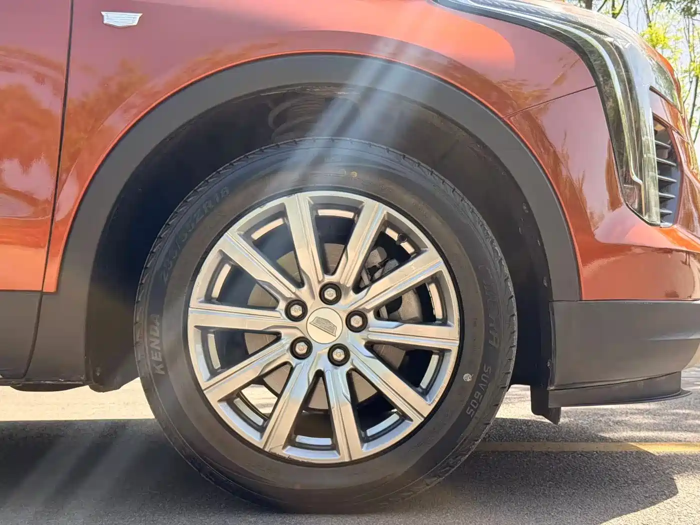 Cadillac XT4 2018 Model 28T 4WD Leading фото 4