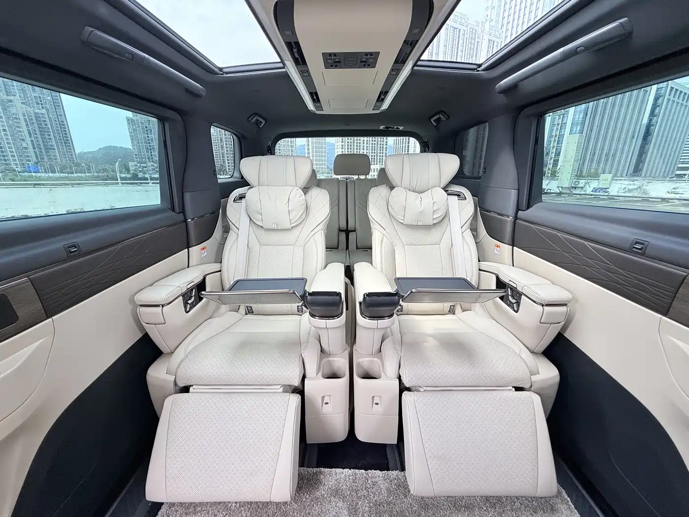 Photo 10 - Toyota Vellfire