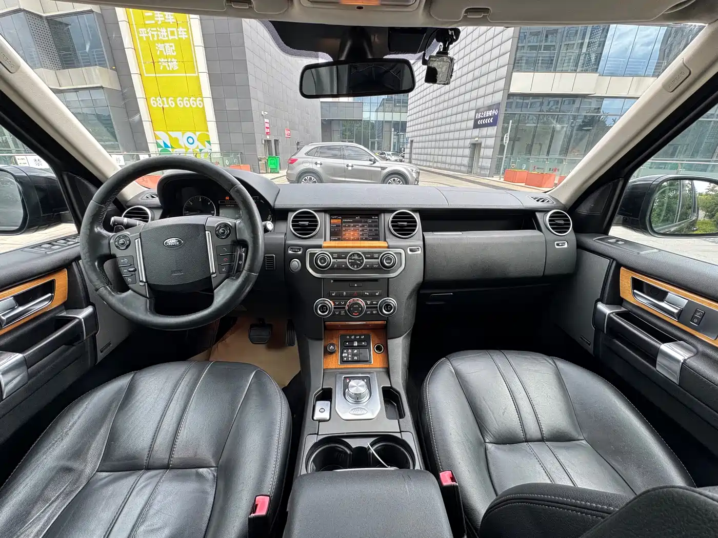Land Rover Discovery 2015 3.0 SDV6 HSE Diesel фото 12