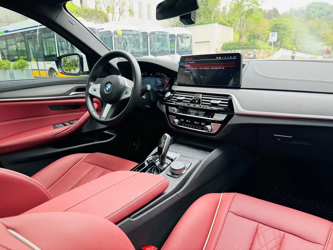 BMW 5 Series 2023 530Li Leading M Sport Package фото 34