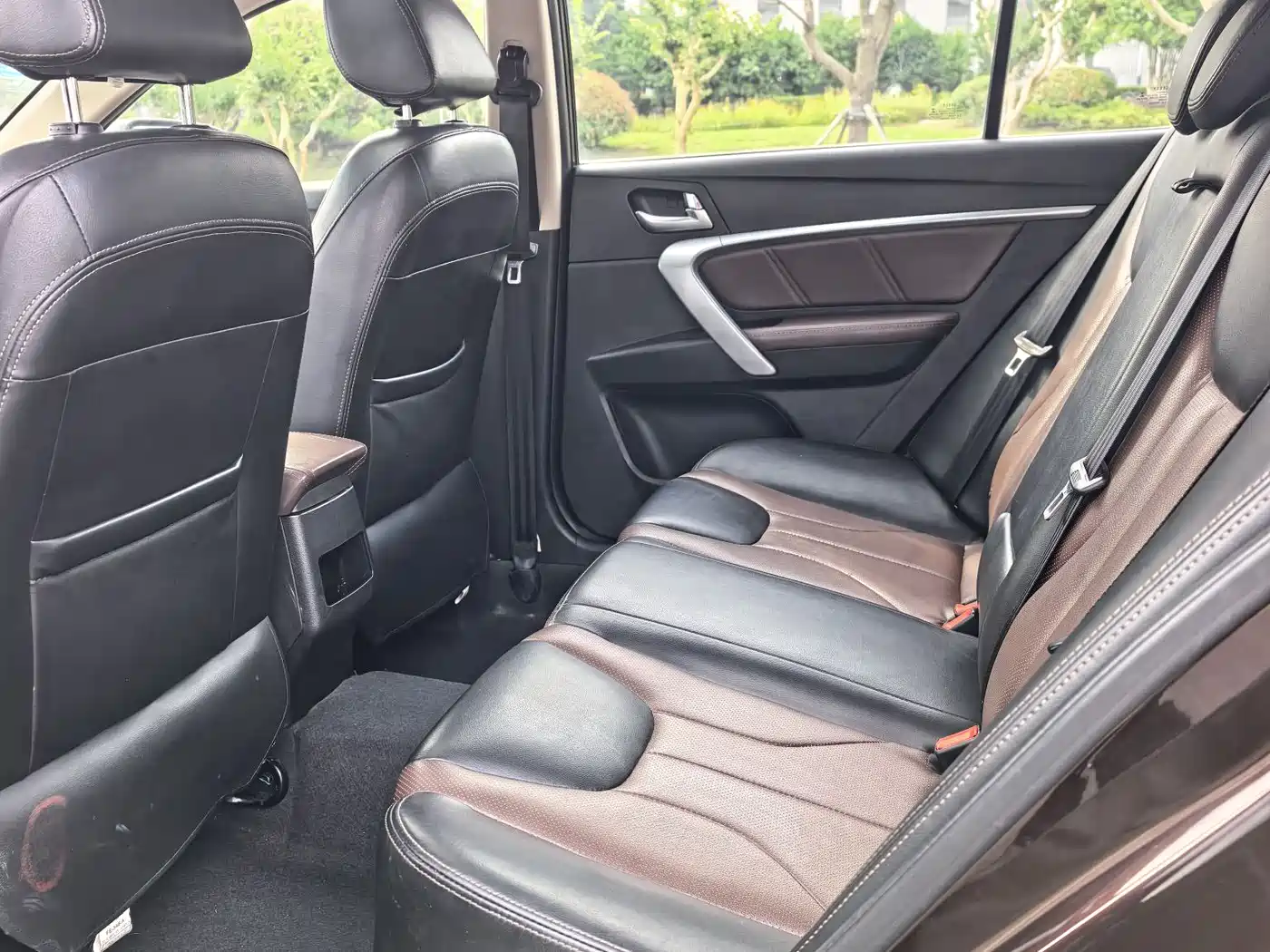 Фото 5 - Geely Emgrand