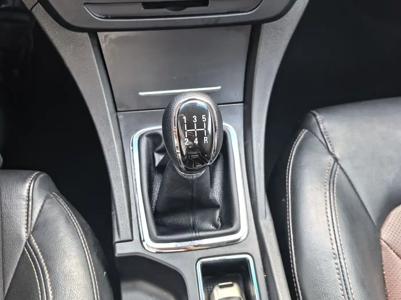 Фото 9 - Geely Emgrand