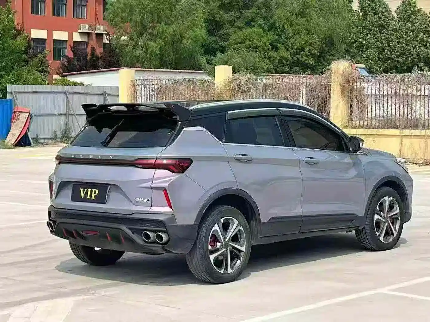 Фото 7 - Geely Binyue