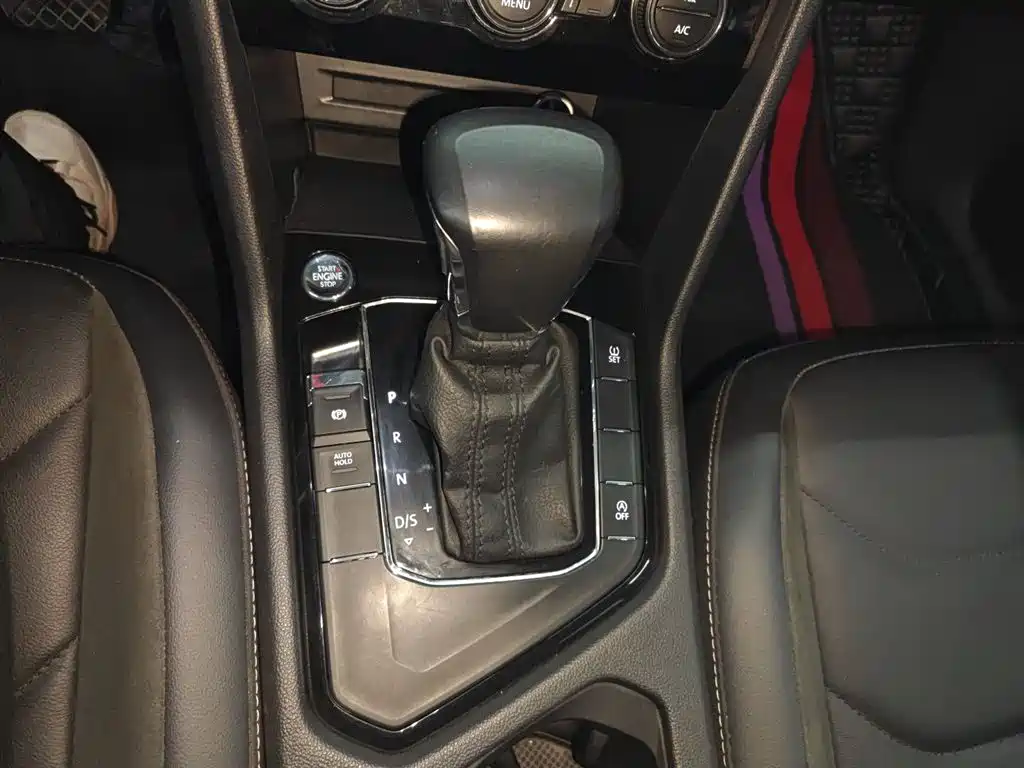 Volkswagen Tiguan L 2019 Facelift 330TSI Auto 2WD Panorama Comfort China VI фото 14