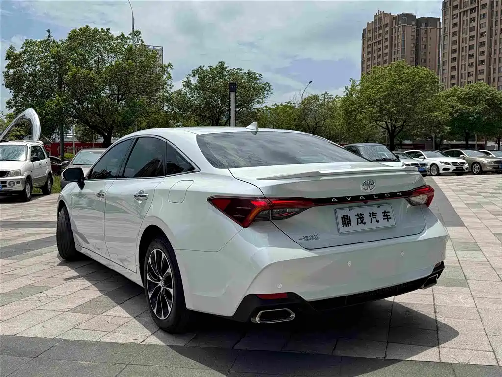 TOYOTA ASIAN DRAGON