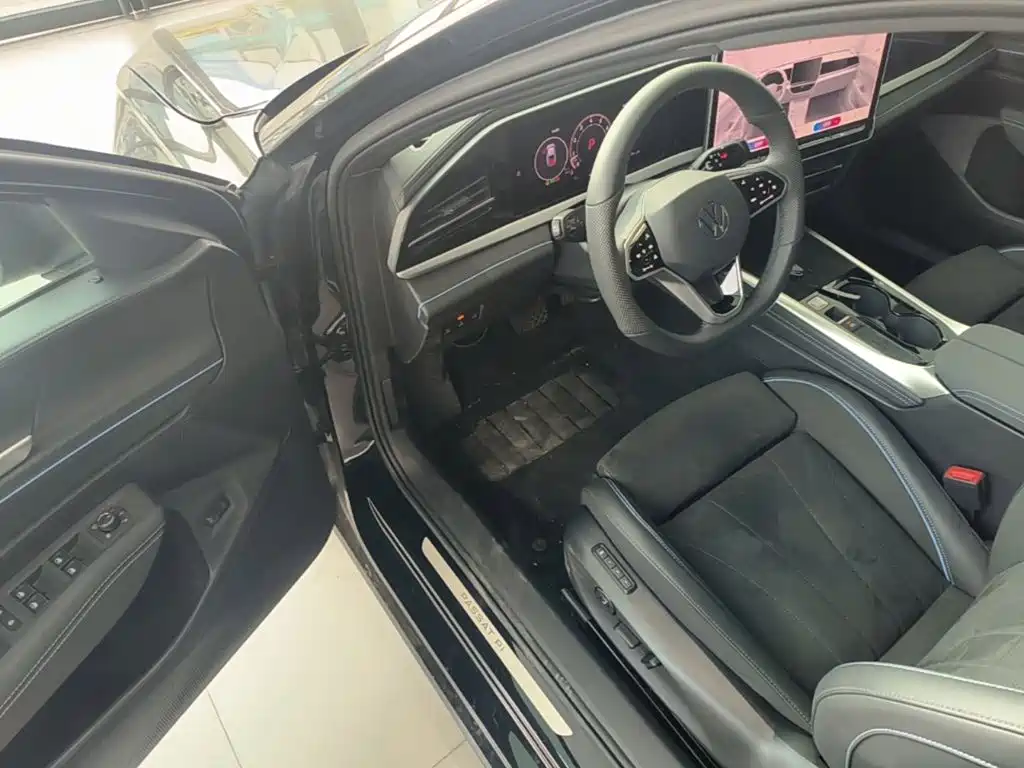 Volkswagen Passat 2025 2026 Pro 380TSI Starlight Dragon Prestige Edition