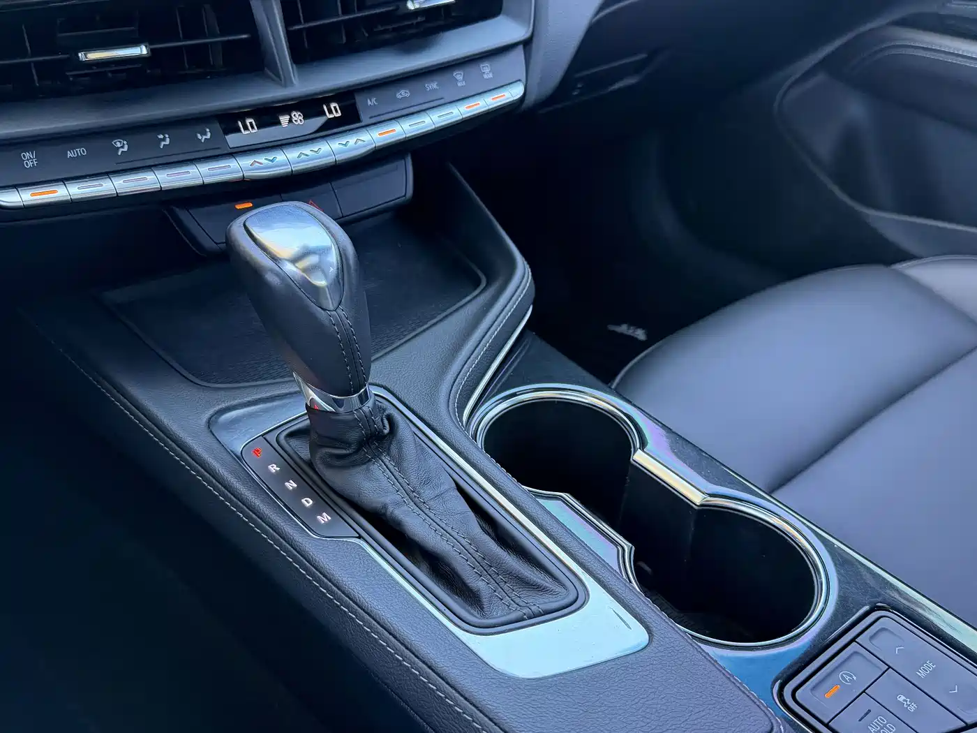 Cadillac CT4 2022 2022 28T Fashion Style