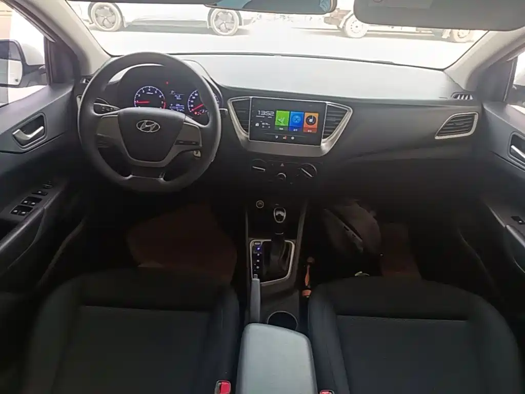 HYUNDAI ACCEPT