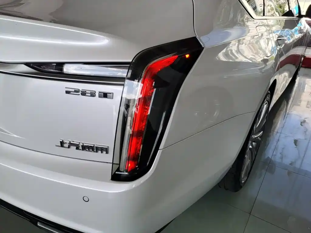 Photo 8 - Cadillac CT6