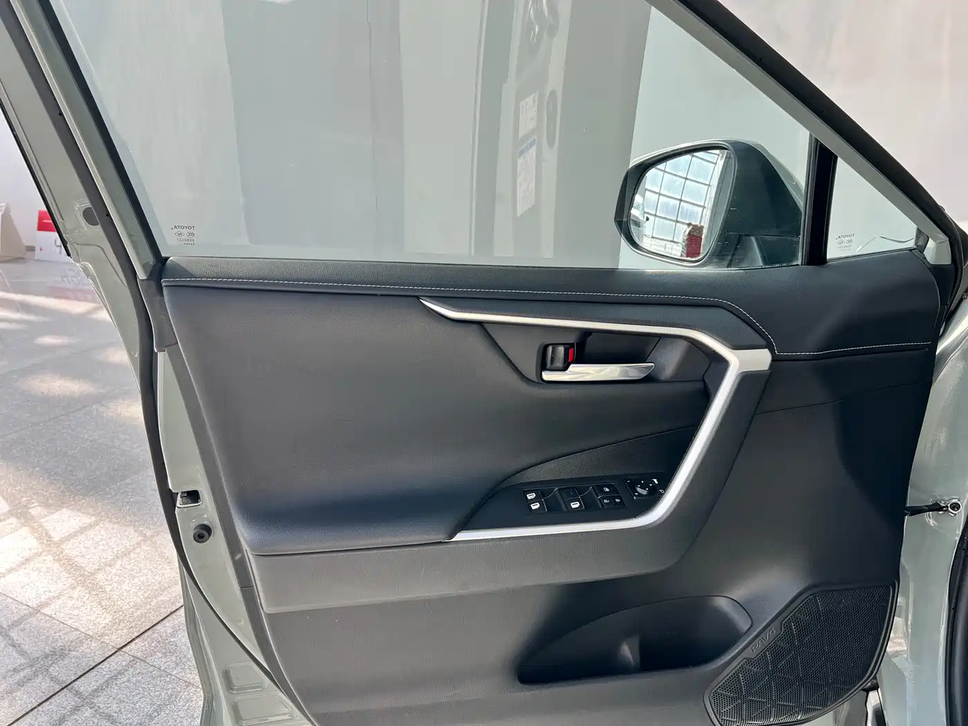 Toyota RAV4 Rongfang 2021 2.0L CVT 4WD Premium фото 17
