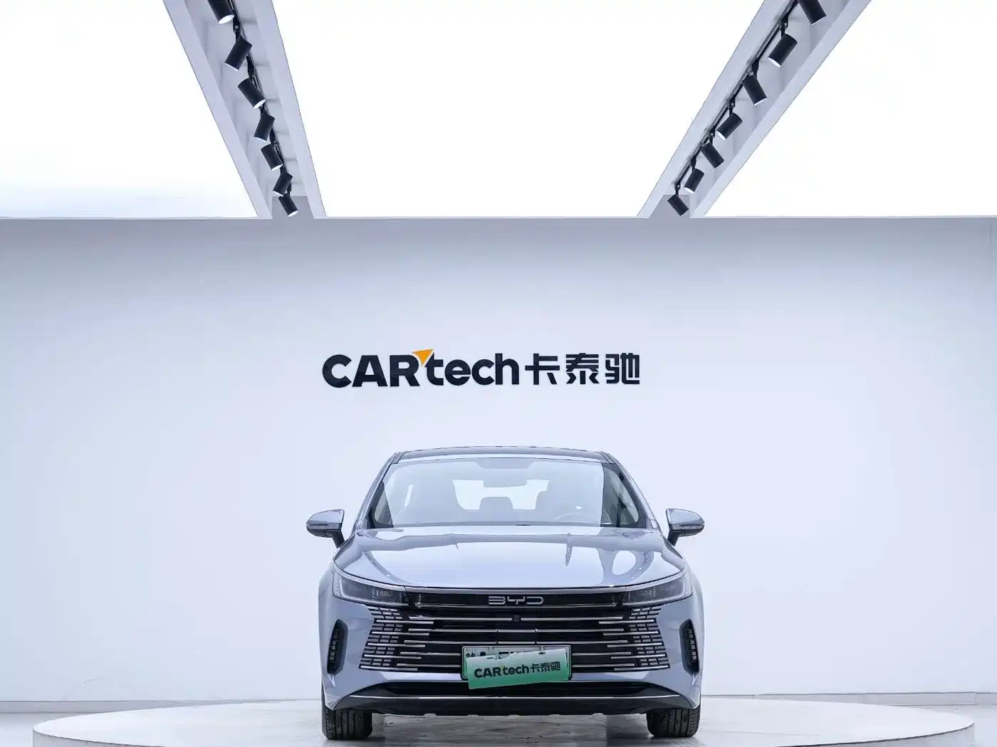 BYD Destroyer 05 2024 Glory Edition DM-i 55KM Luxury фото 6