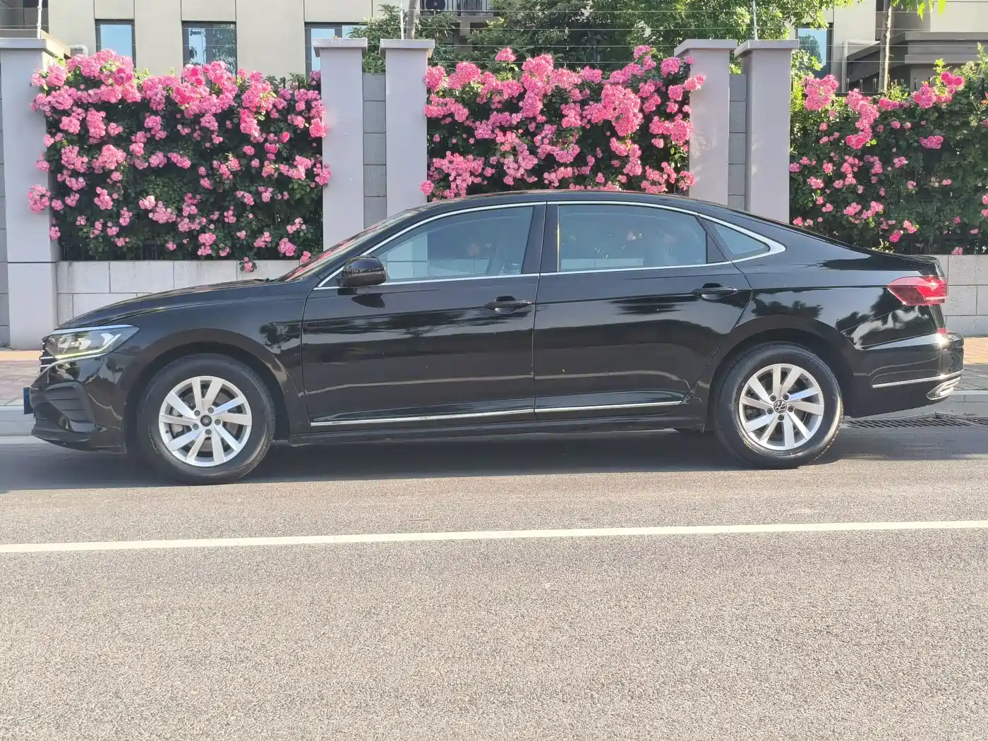 Volkswagen Passat 2022 280TSI Business Edition фото 4
