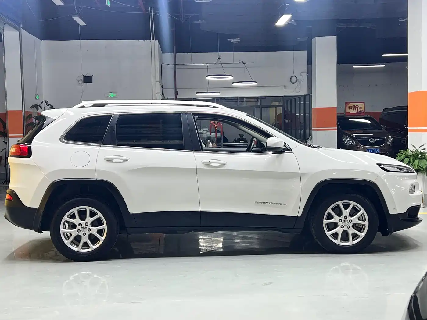 Jeep Cherokee 2016 2016 2.0L Superior Edition