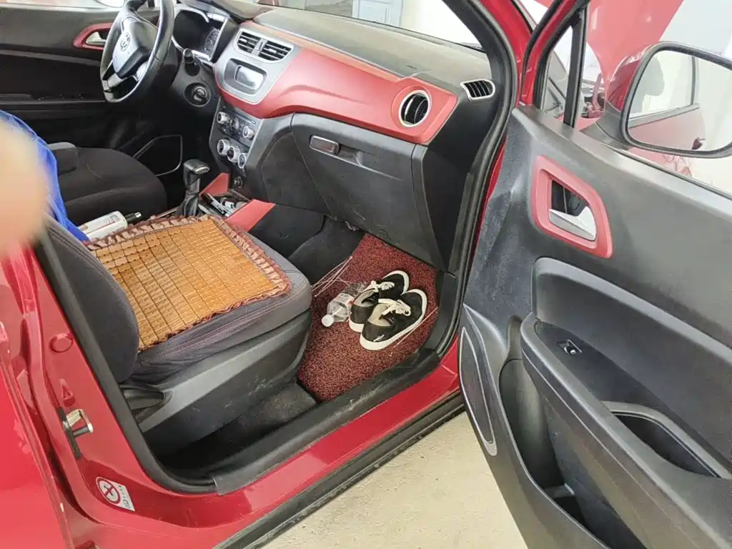 Zhonghua V3 2015 2015 1.5L Automatic Comfort Model