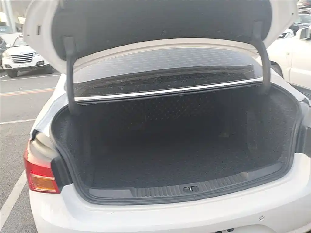 Buick Verano 2018 Sedan 15S Automatic Progressive фото 19