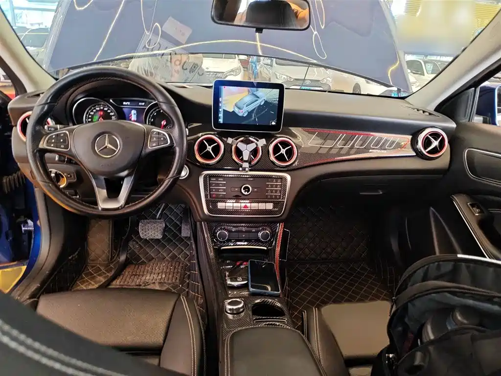 Mercedes-Benz GLA 2018 GLA 200 Dynamic фото 12
