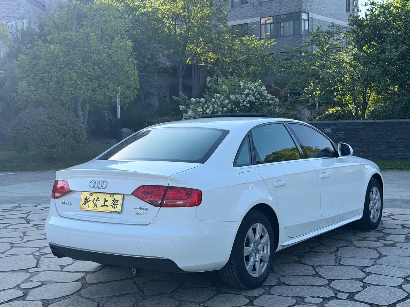 Audi A4L 2012 2.0 TFSI Automatic Technology фото 15