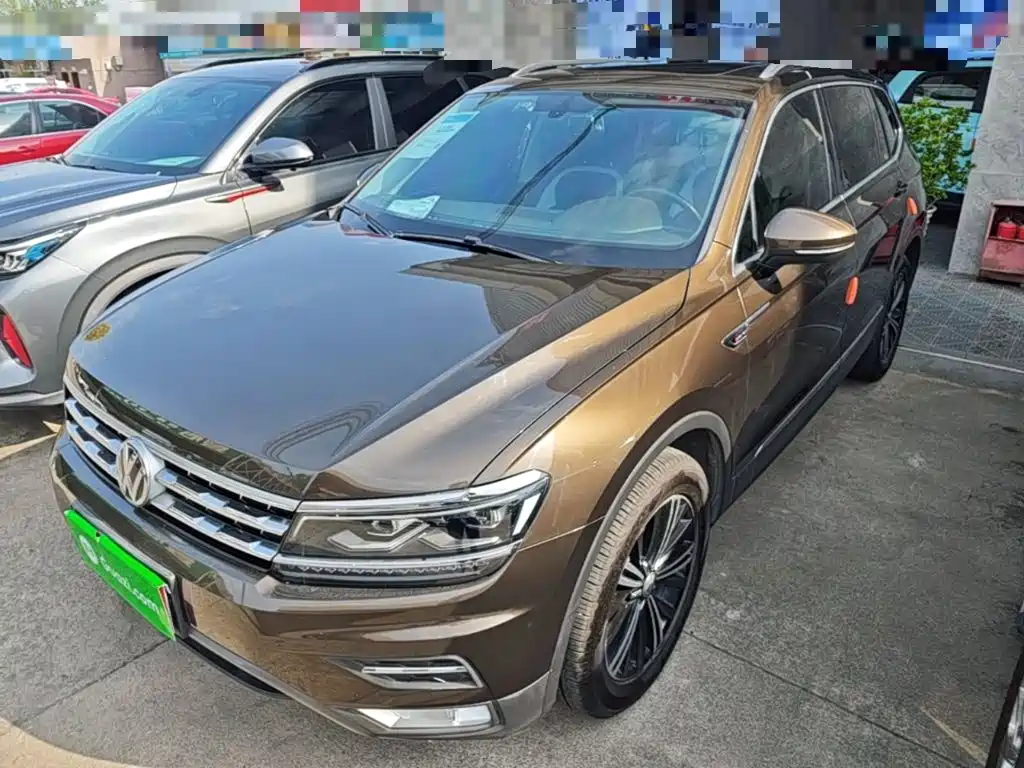 Фото 2 - Volkswagen Tiguan L