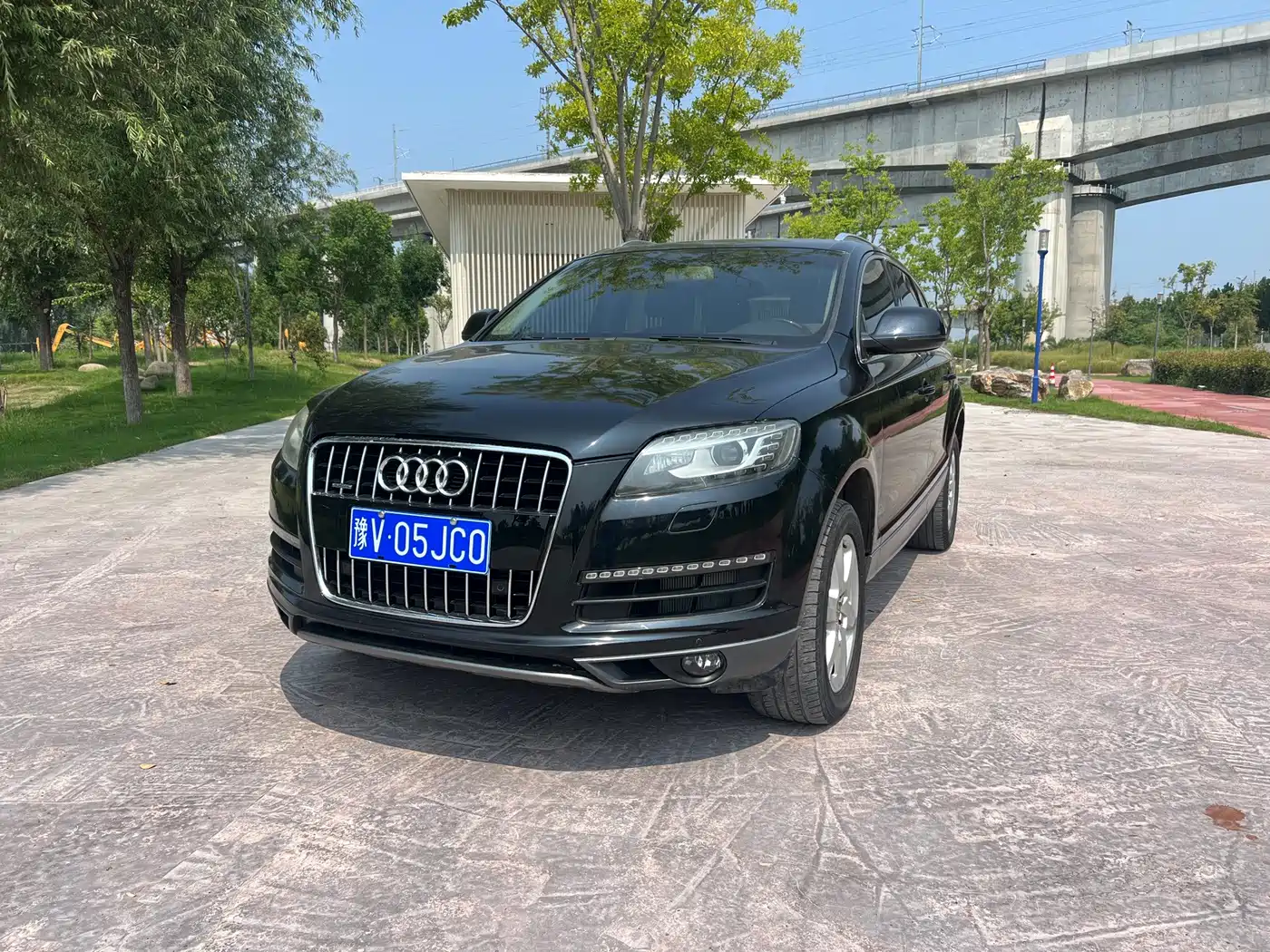 Photo 1 - Audi Q7