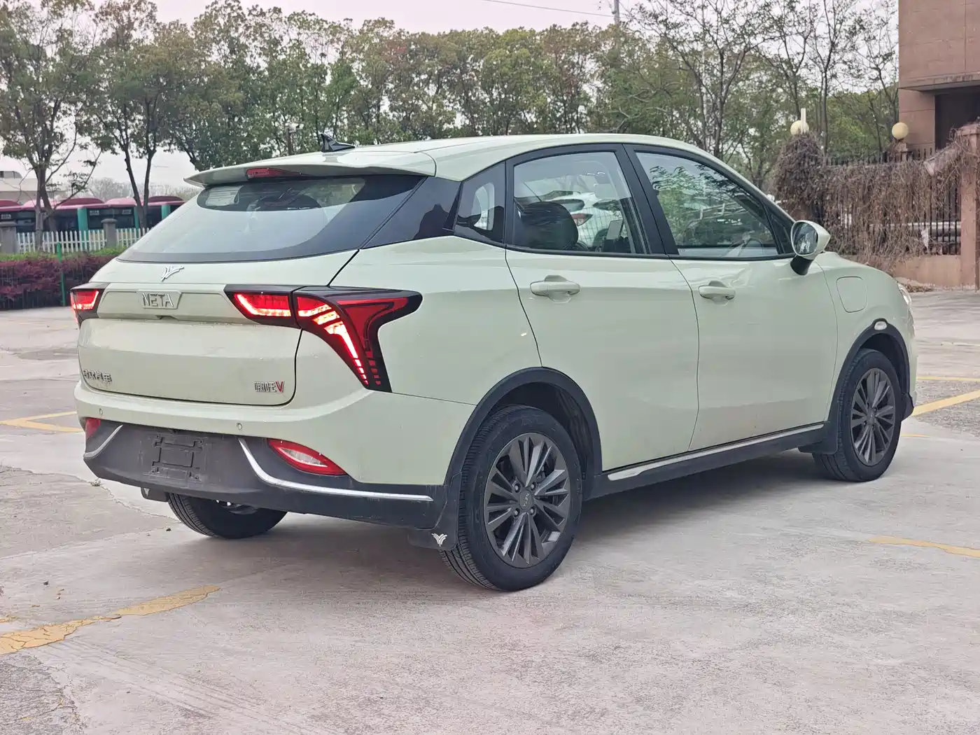 Photo 9 - Nezha Auto Nezha V