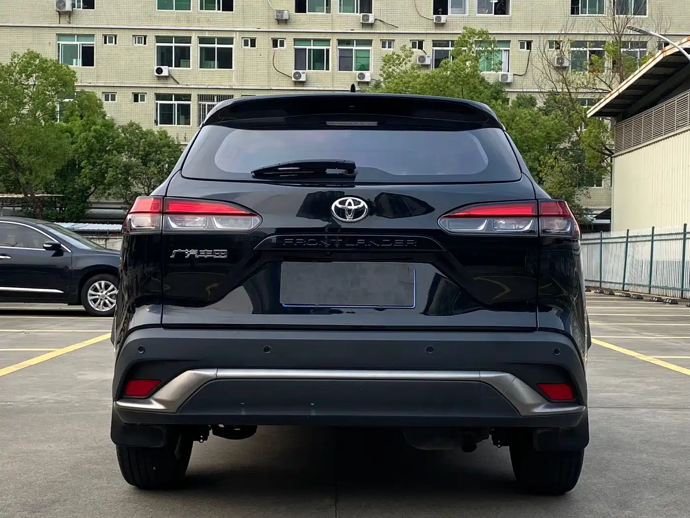 Toyota Frontlander 2023 2.0L CVT Prestige Edition фото 5