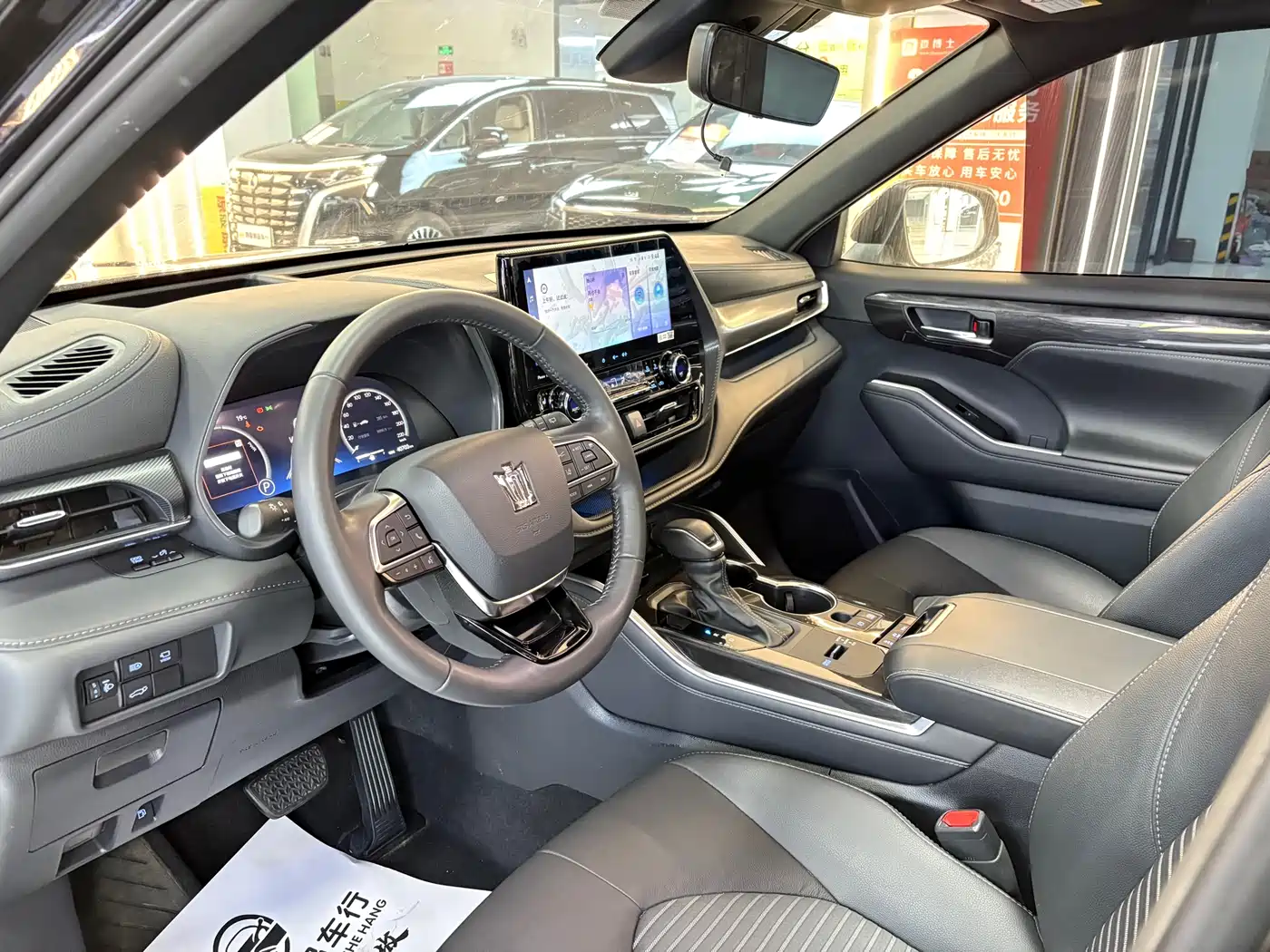 Toyota Crown Kluger 2023 2.5L HEV AWD Premium Edition фото 10