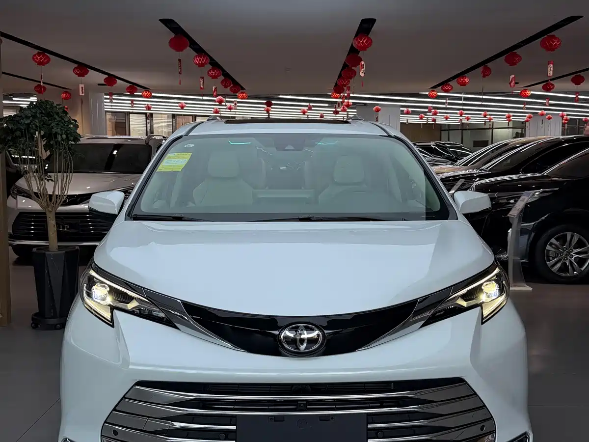 Toyota Sienna 2026