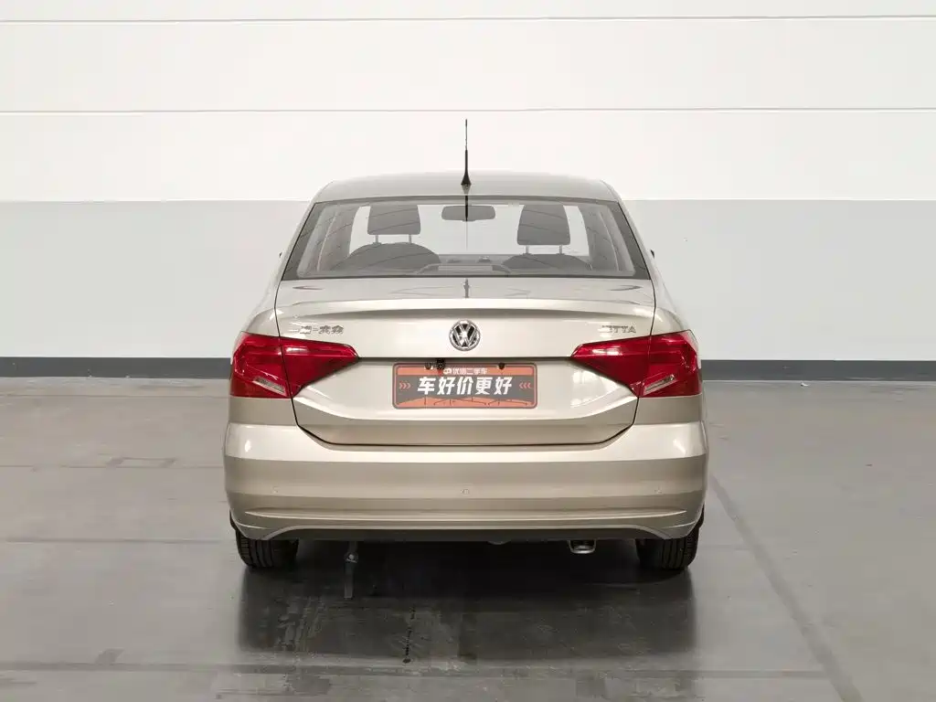 Photo 4 - Volkswagen Jetta