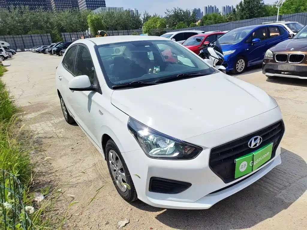Фото 4 - Hyundai Verna