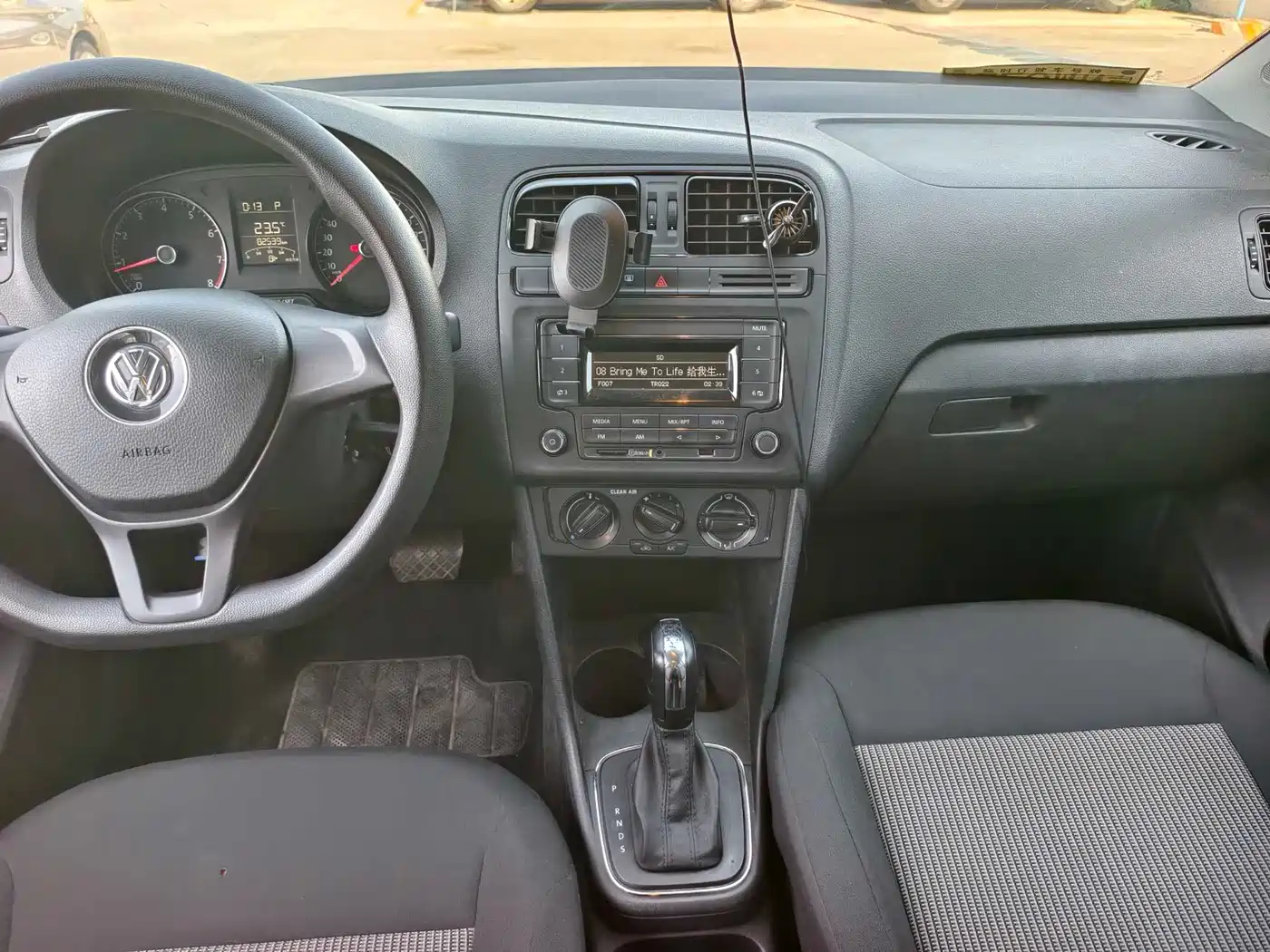 Volkswagen Polo 2016 1.4L Automatic Trend фото 13
