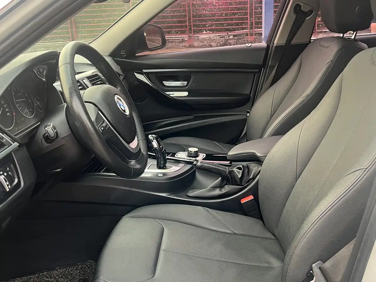 BMW 3 Series 2017 320Li Fashion фото 8