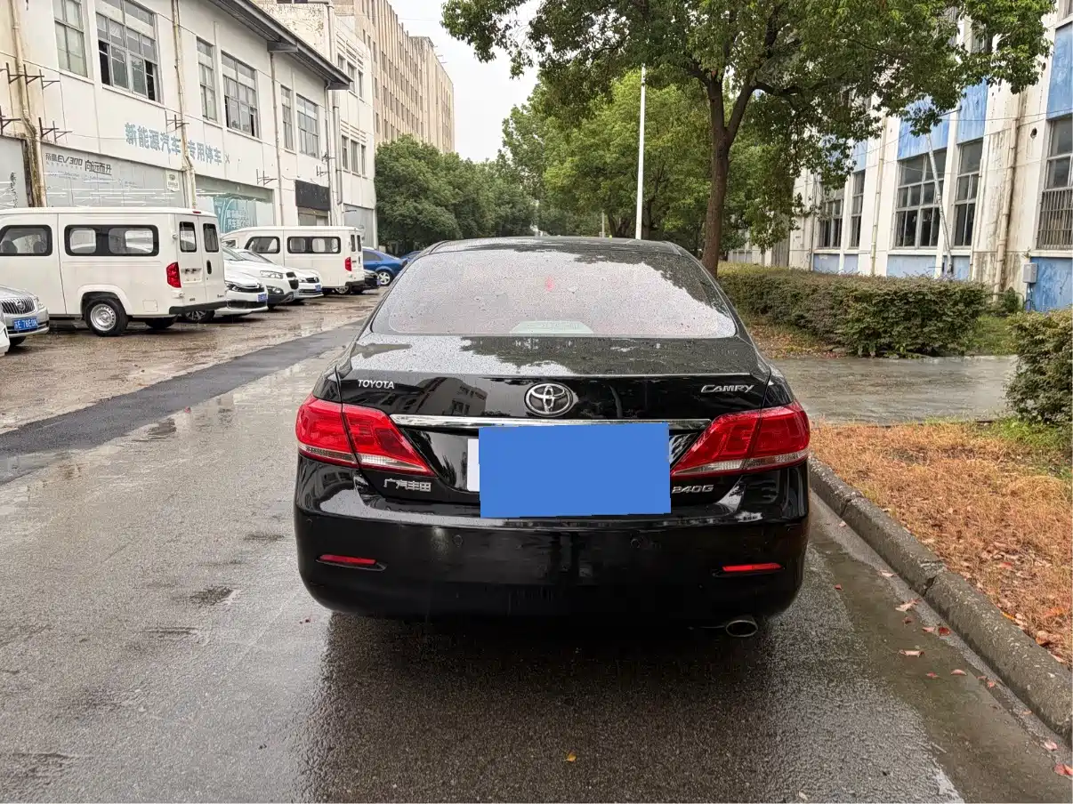 Photo 8 - Toyota Camry
