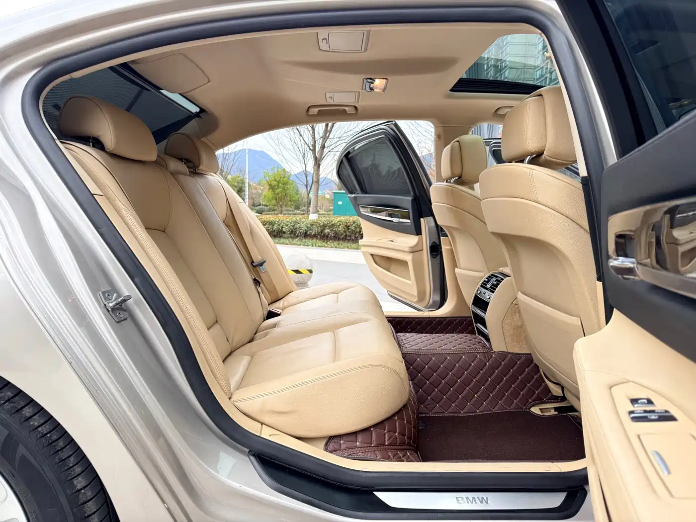 BMW 7 Series 2012 2011 730Li Elegance