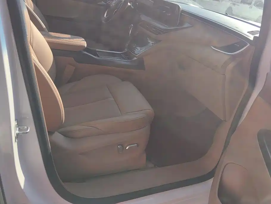 Фото 8 - Buick GL8