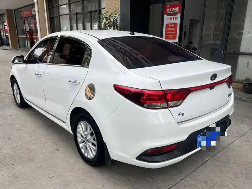 Kia K2 2017 2017 Sedan 1.4L AT GLS
