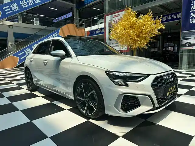 Audi A3 Sportback 35 TFSI, Стиль Спорт