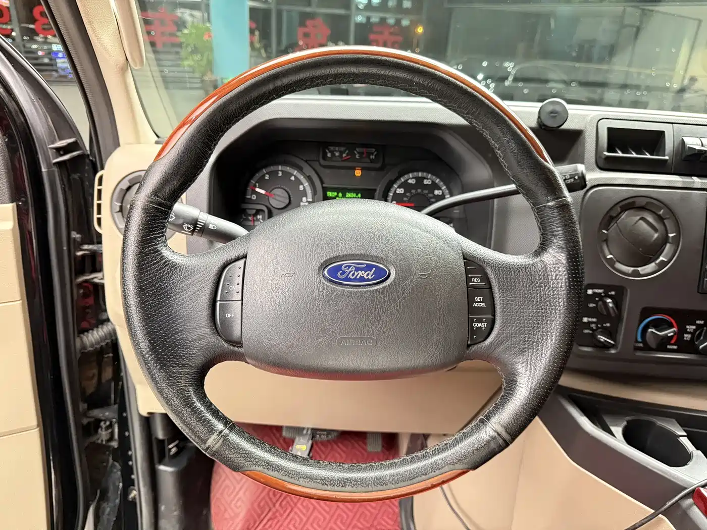 Ford E350 2011 2011 5.4L Platinum Edition