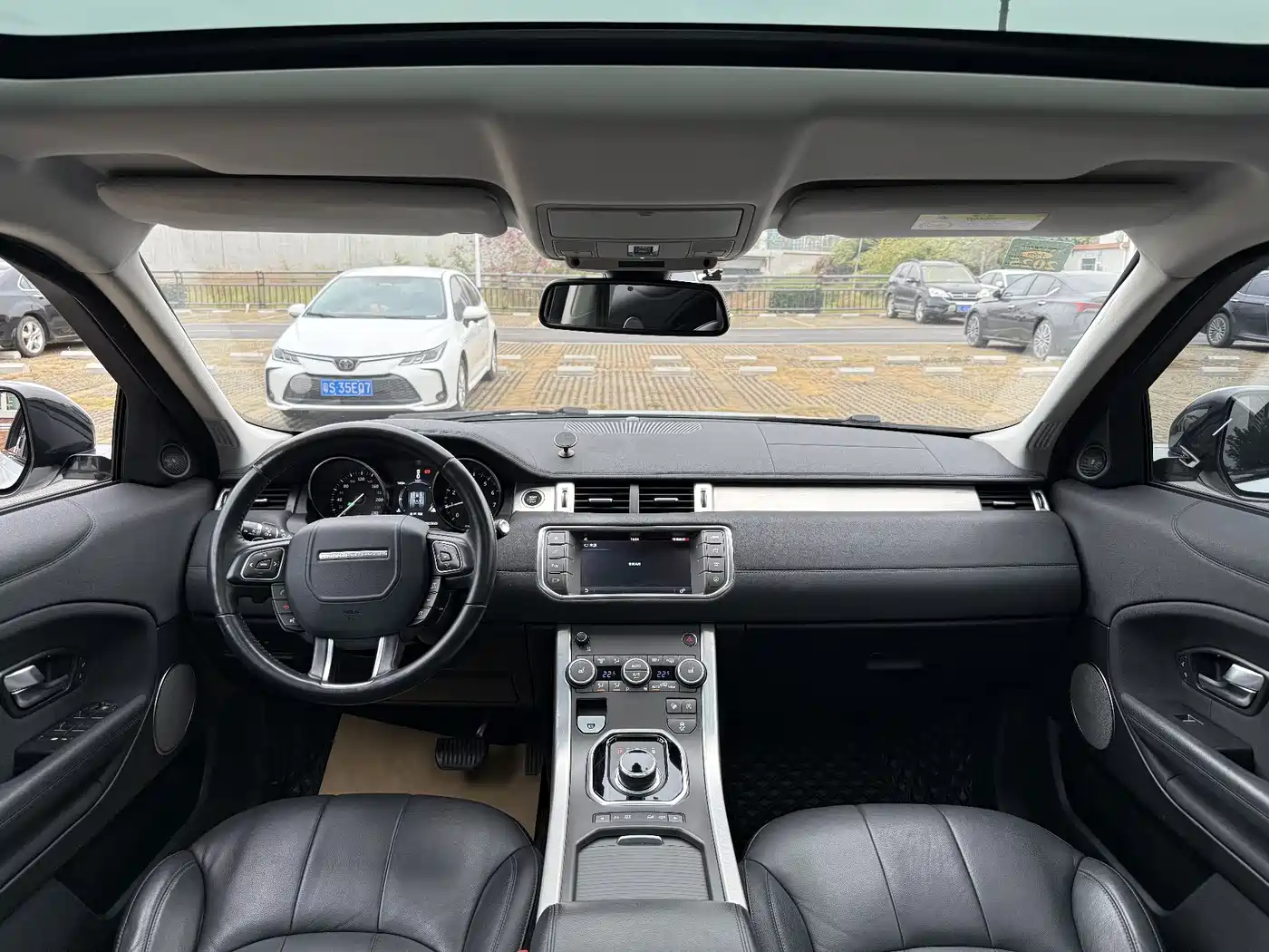 Land Rover Range Rover Evoque 2017 2.0T SE Smart Shine Edition фото 13