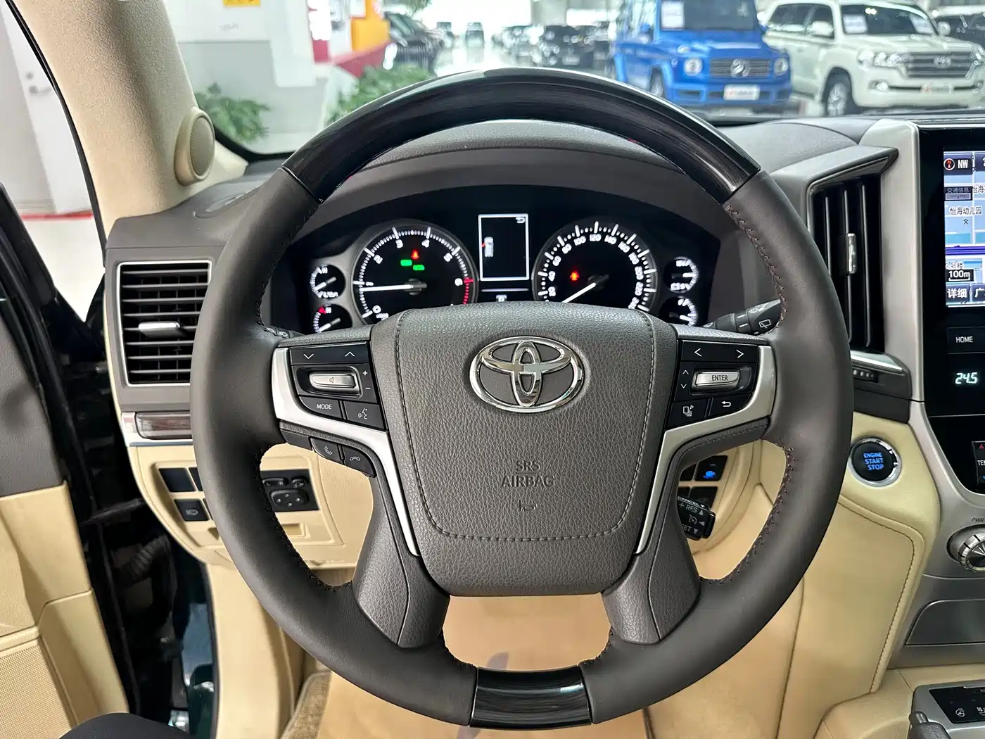 Toyota Land Cruiser 2016 4.6L Automatic VX-R фото 12