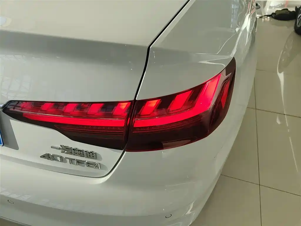 Audi A4L 2020 40 TFSI Fashion Dynamic Edition фото 24