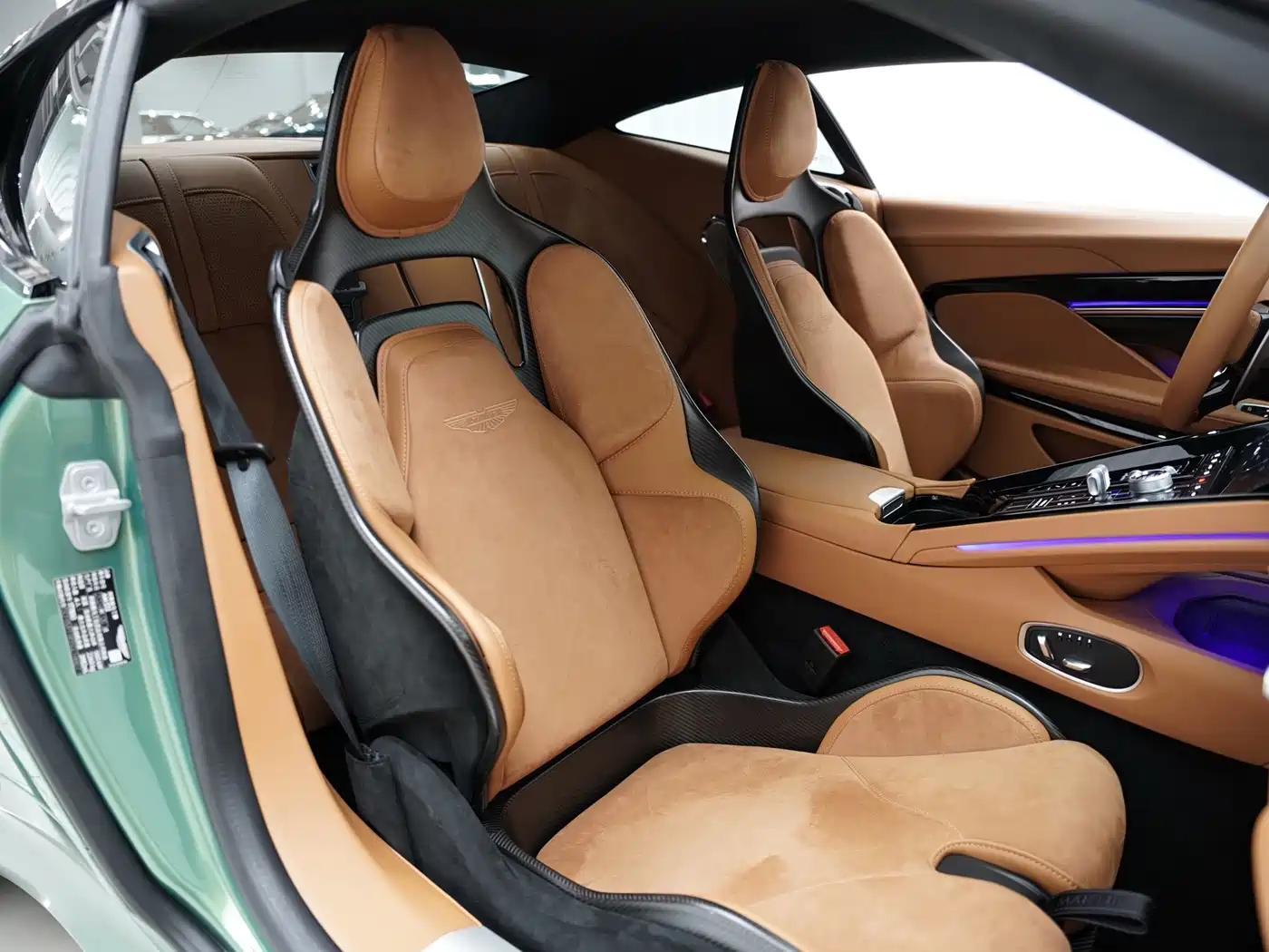 Aston Martin DB12 2024 2025 4.0T V8 Coupe