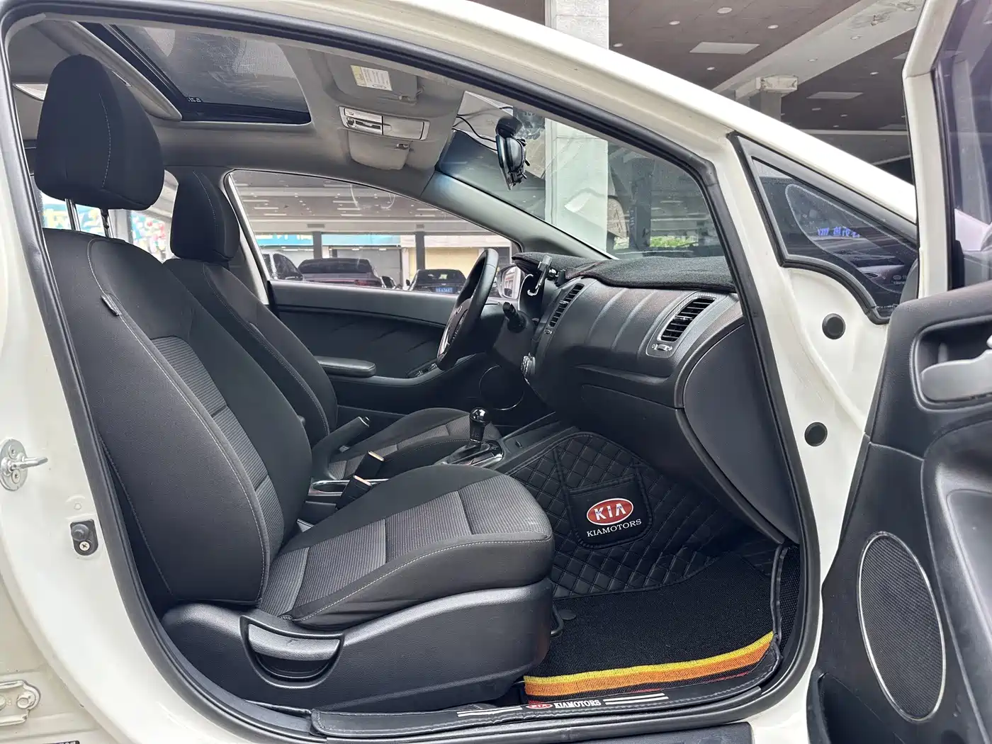 Фото 15 - Kia K3