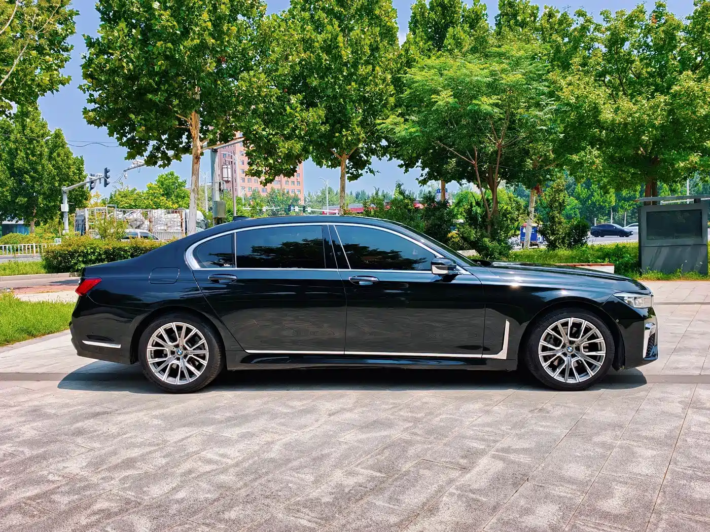Photo 6 - BMW 7 Series
