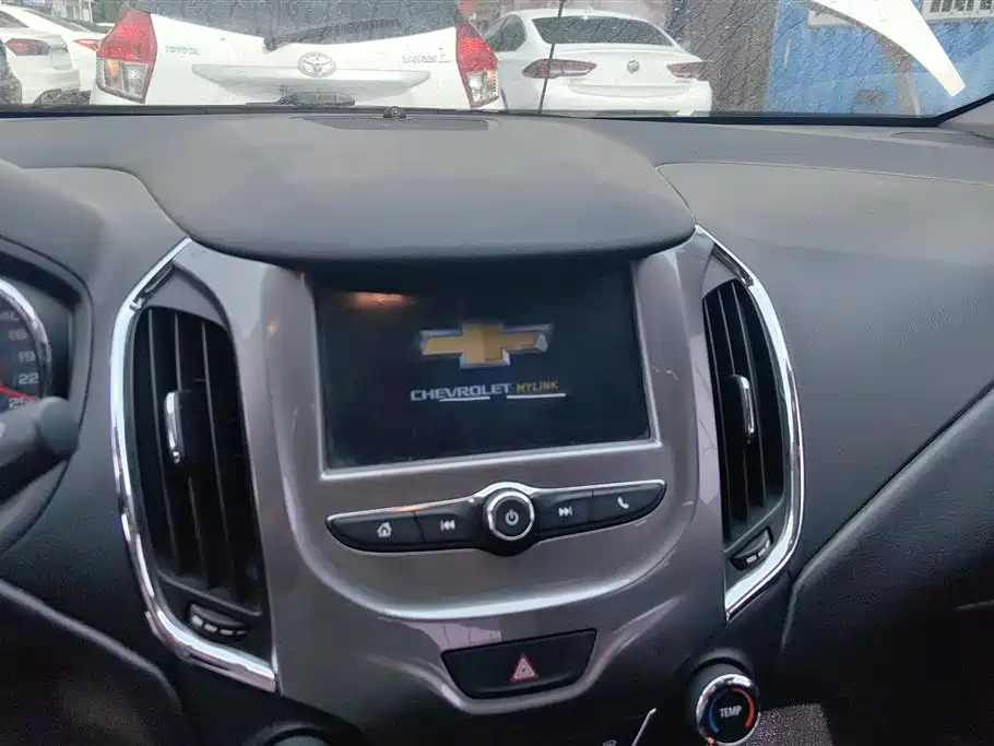 Chevrolet Cruze 2017 1.5L Automatic Pioneer Sunroof фото 13