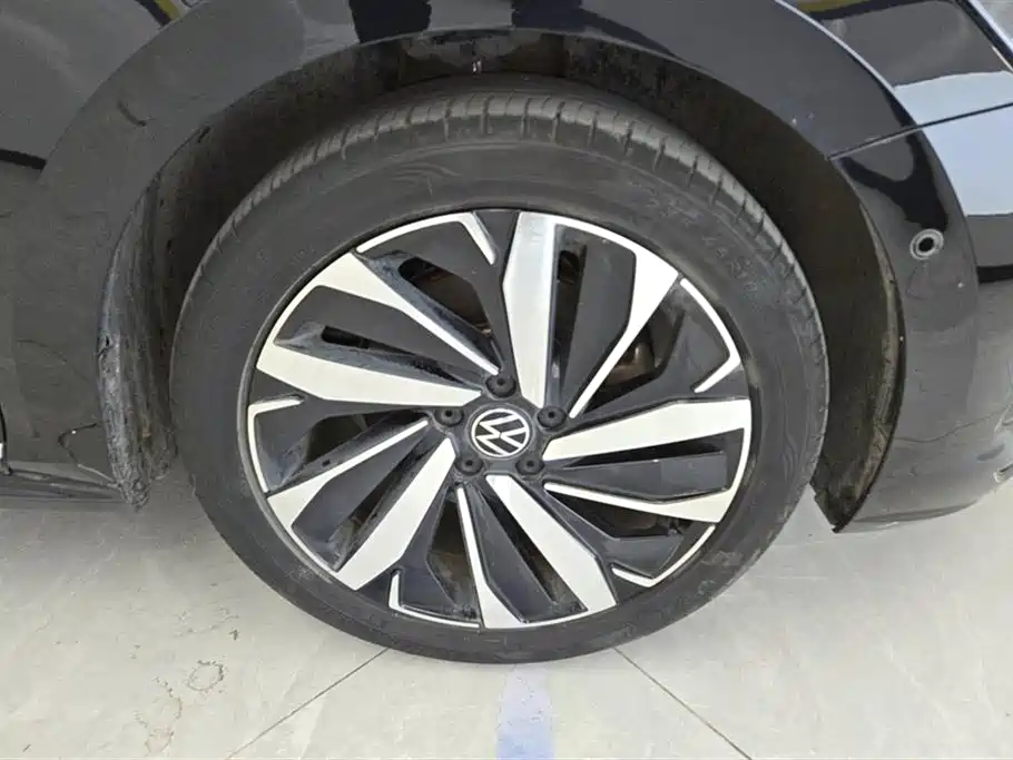 Volkswagen Passat 2022 330TSI Luxury Edition фото 6