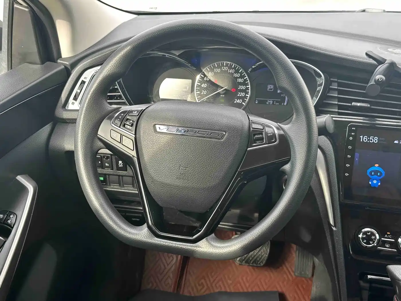Venucia D60 2019 2019 100K Glory 1.6L XE CVT Chen Xiang Edition China V