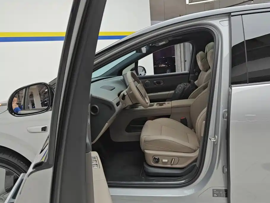 Li Auto i6 2026 2025 4WD Base Model