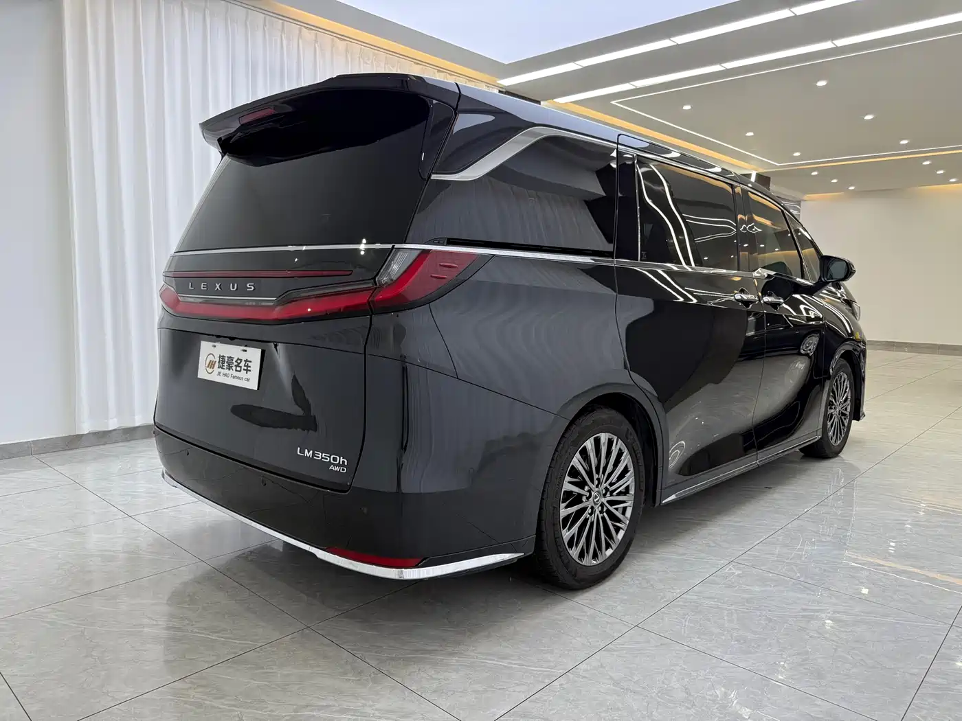 Lexus LM 2023 350h 7-Seater Elegance Edition фото 15