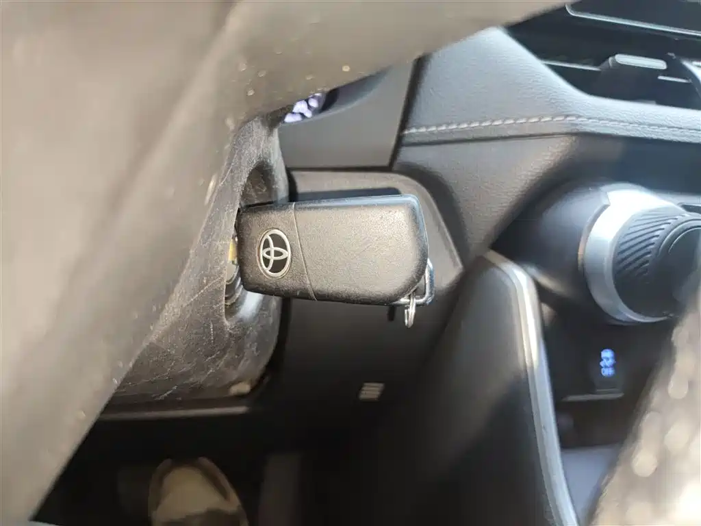 Toyota RAV4 Rongfang 2021 2.0L CVT 2WD Urban фото 9