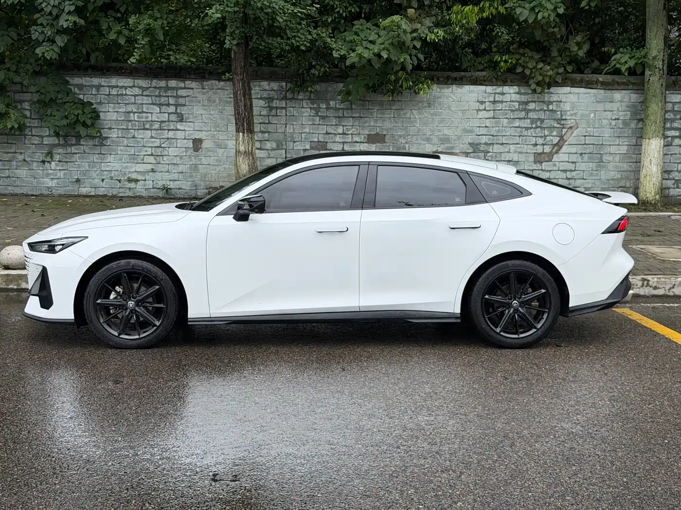  UNI-V